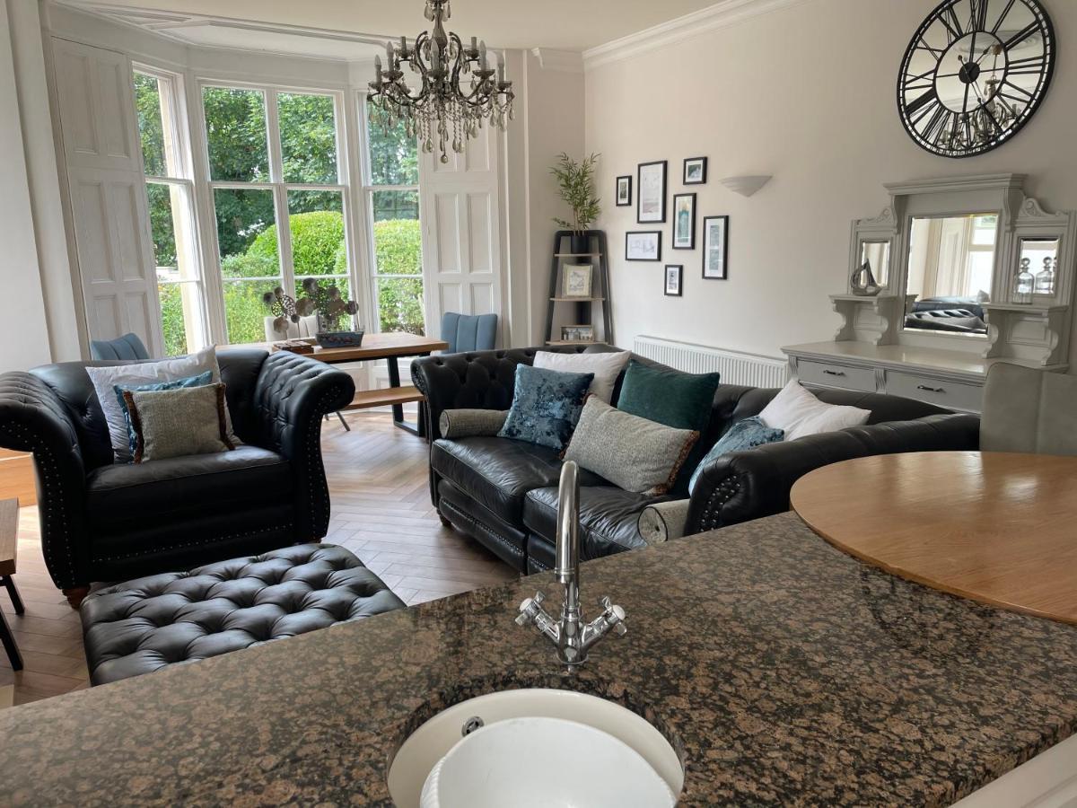 Stunning 2-Bed-2Bath Apt In Whitby With Parking Apartment Exterior photo